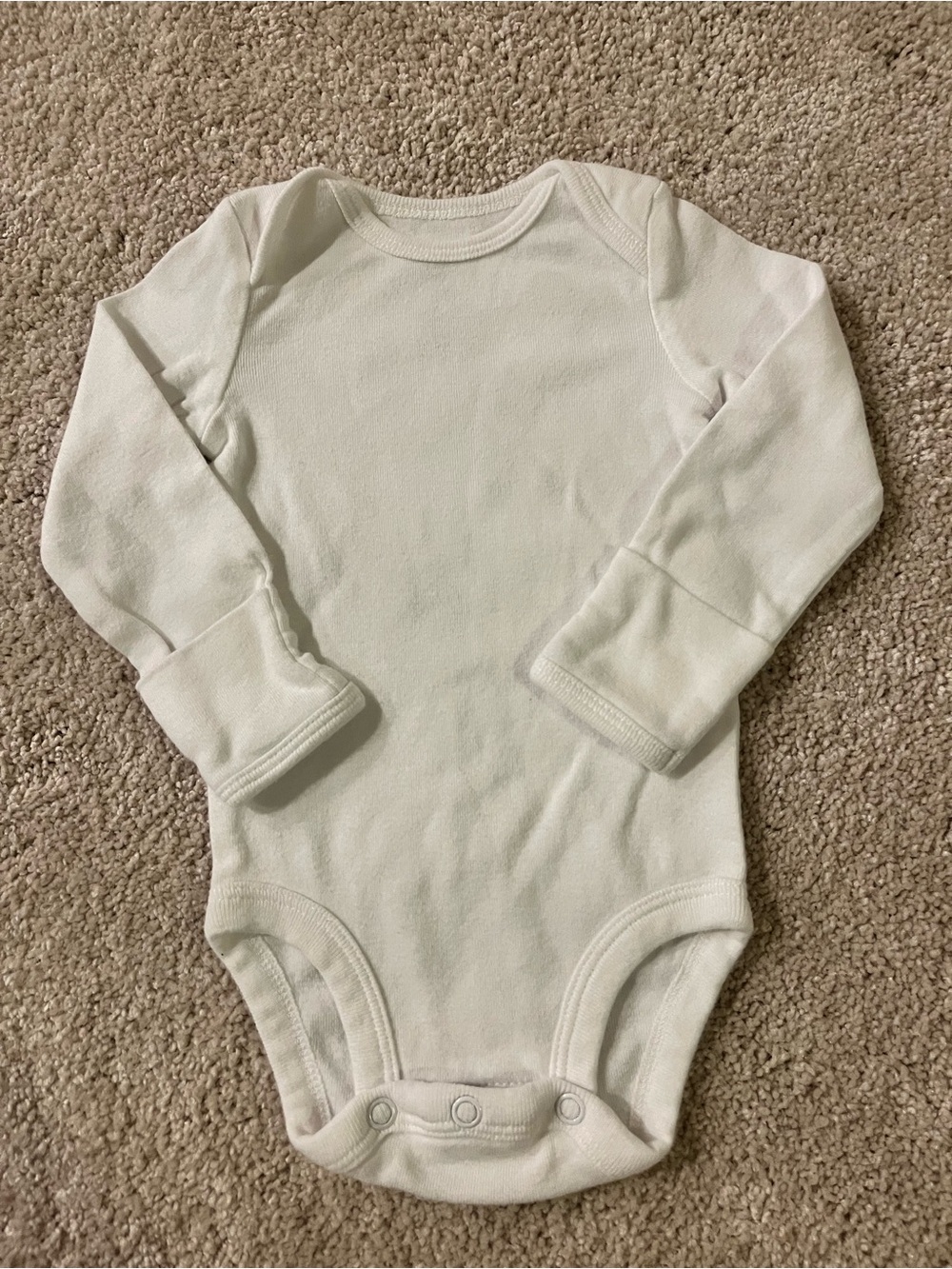 Classic Long-Sleeve Baby One-Piece Bodysuit in White size 3M